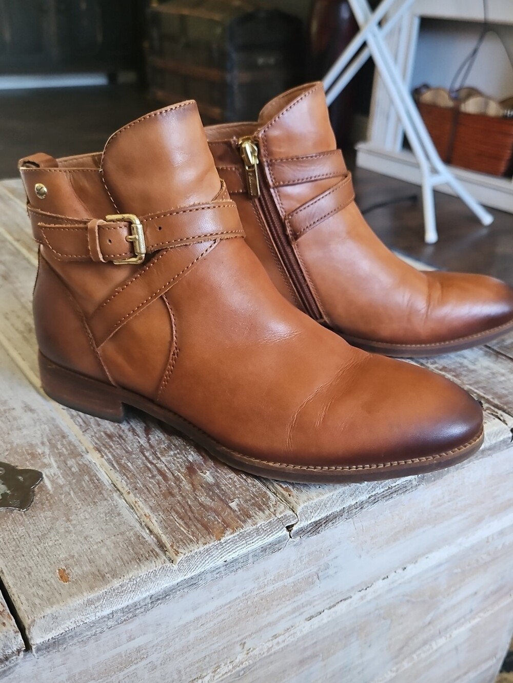 PIKOLINOS Tan Leather Ankle Booties with Buckle & Side Zip. EU 38